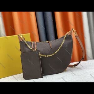 Luxury purse never used